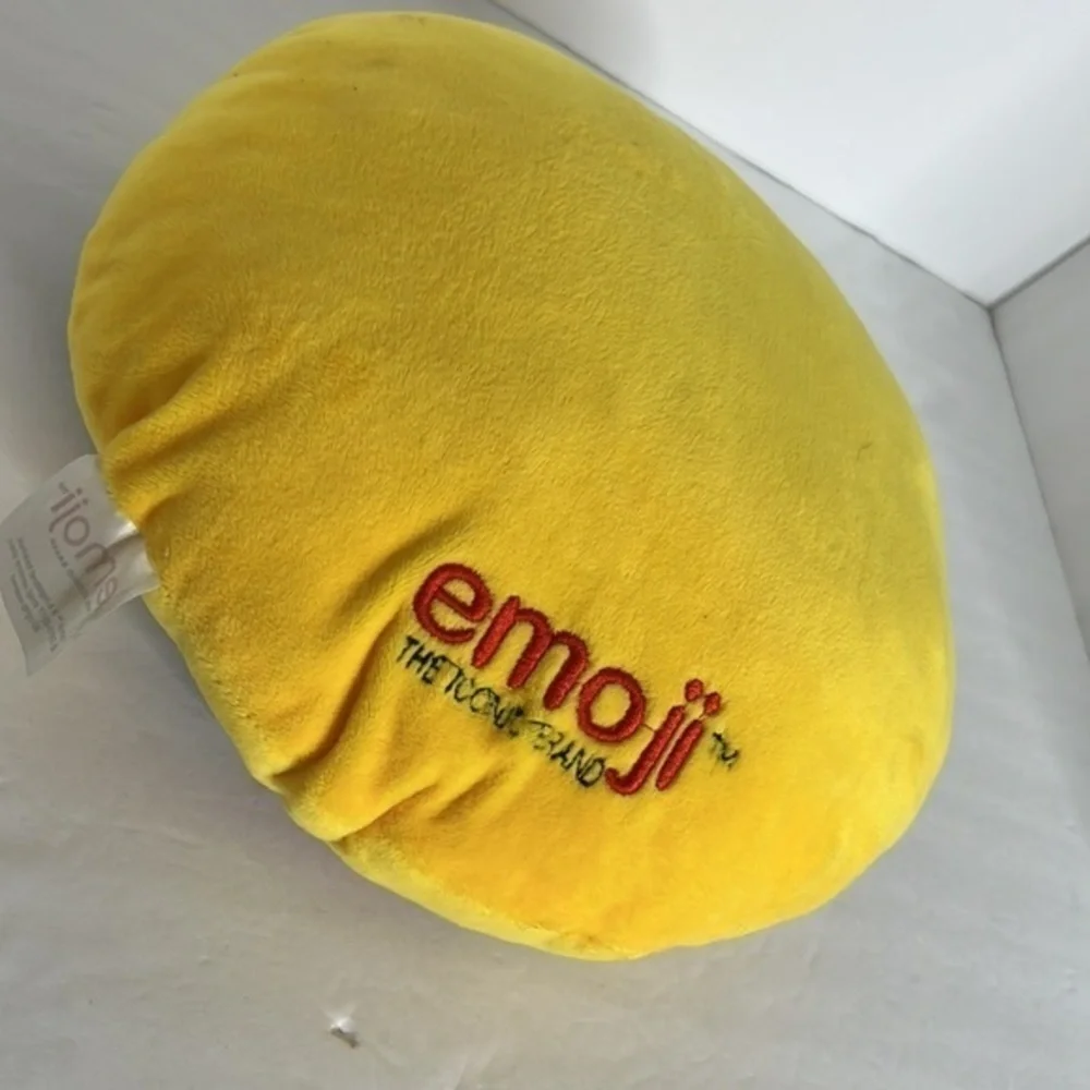 THE ICONIC BRAND EMOJI SMILE PILLOW WITH SUNGLASSES